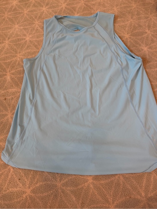 lululemon athletica Tops - Lululemon icing blue sculpt tank top